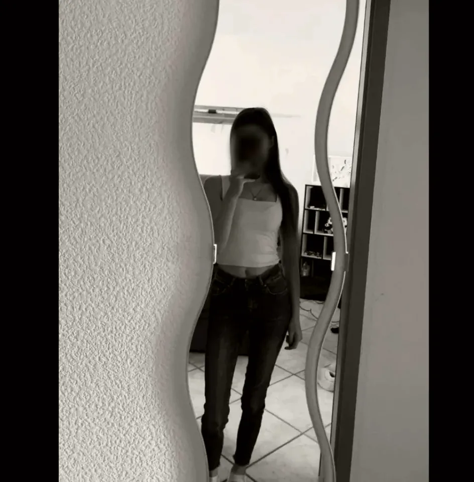 Macarena, 25 años